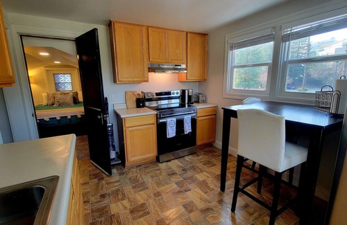Martinez Apartment | Cozy Martinez Apartment ~ Centrally Located