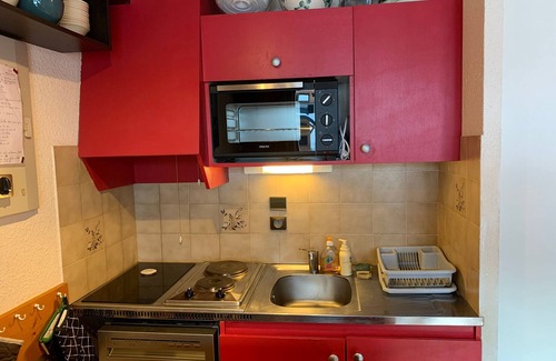 Chatel Apartment | Cozy Mezzanine Apartment, 6 pax, Balcony, Wi-Fi, Near Shuttle - Pet Friendly