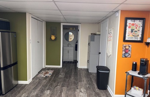 Eagleton Village Apartment | Cozy Mid-Century Walk-Out Basement 1-BDR Apt in Maryville TN, 1-3 Mth Rental