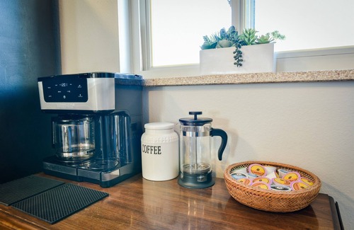 Littleton House | Cozy MidMod Big Yard Dining & Shopping Nearby