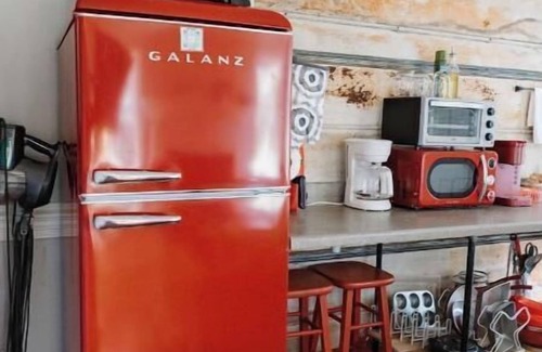 Mobile Apartment | Cozy Midtown Mobile Home; Fireplace & Pet-Friendly