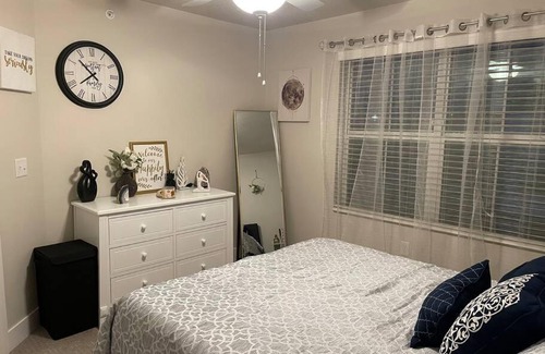Ankeny Apartment | Cozy Modern 2 BD, 2 1/2 Bath townhome