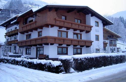 Hippach Apartment | Cozy, modern apartment with 2 bedrooms and stunning views