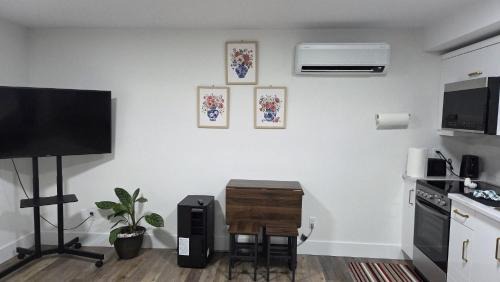 Riverview Apartment | Cozy Modern Basement Suite in Riverview