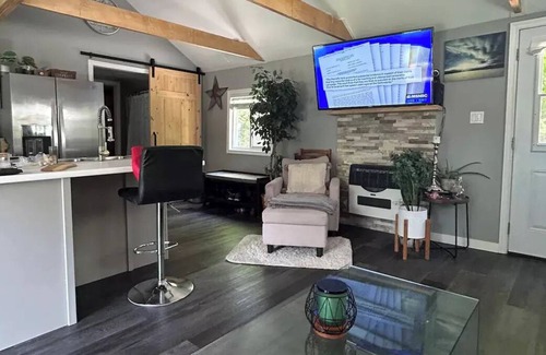 Norland House | Cozy modern cottage