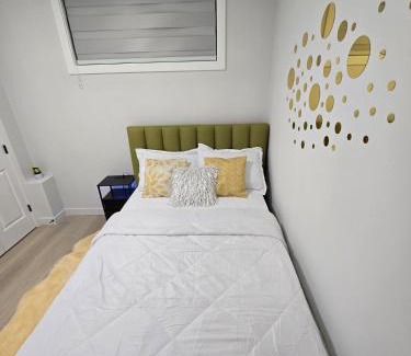 Southwest Calgary Apartment | Cozy Modern Spacious 2 Bedroom and full kitchen SW Calgary