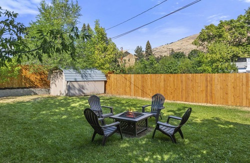 University District House | Cozy Montana Retreat w/Fire Pit & Mountain Views!