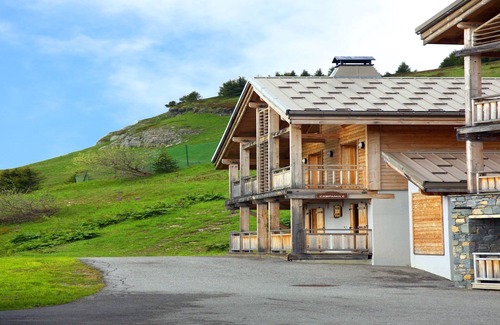 Flaine Apartment | Cozy Mountain Stay w/Balcony