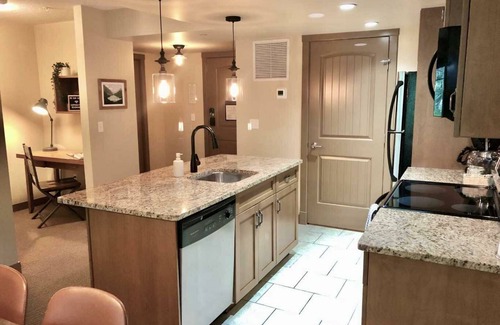 Copperstone Resort Condo | Cozy mountain retreat - Outdoor Hot Tub Access.