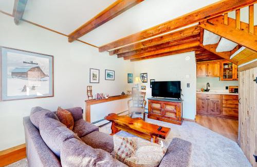 Proctorsville Apartment | Cozy Mountain Getaway