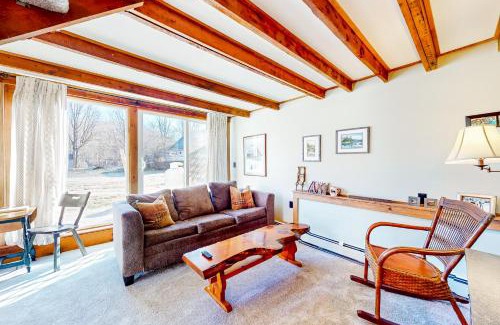 Proctorsville Apartment | Cozy Mountain Getaway