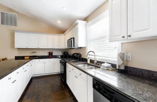 Birch Hill House | Cozy Mountain Getaway - Hot Tub & Game Room