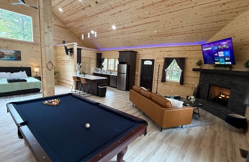 Cleveland House | Cozy Mountain Haven: Luxe Cabin Retreat for Couples & Pups