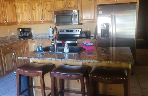 Duck Creek Village Cabin | Cozy Mountain Retreat/Great For Reunions, Family Retreats, Room For Tents!