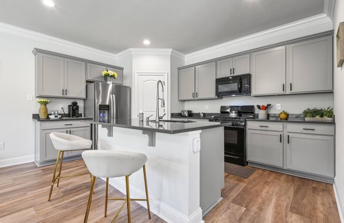 Highlands - Perkins House | Cozy, New & Spacious Townhome Near LSU