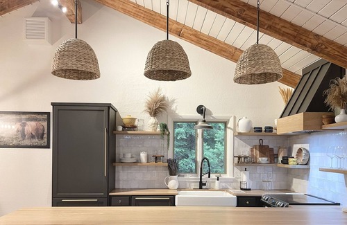 Jackson Cabin | Cozy newly renovated cabin - Close to Storyland!