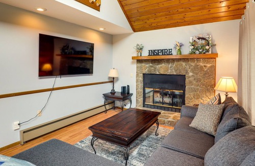 Burnsville Cabin | Cozy North Carolina Getaway w/ Mountain Views!