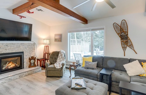 Badger House | Cozy North Pole Home w/ Mountain & Aurora Views!