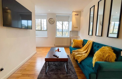 Regent's Park Apartment | Cozy Oasis Camden (10 mins to Center)