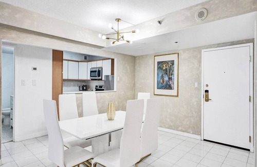 Mid Beach Apartment | Cozy Ocean View Condo Beach Service 607