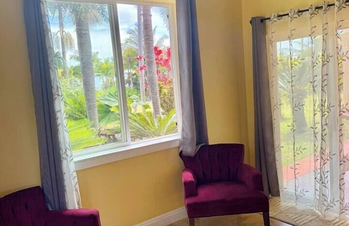 Hakalau Apartment | Cozy Oceanfront Escape Sleeps 7