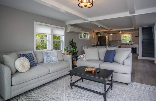 Sennett House | Cozy on Cayuga | Lakefront | Hot Tub | Fire Pit