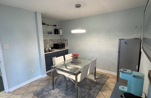 Herndon House | Cozy One-Bed Apartment in Heart of Herndon.