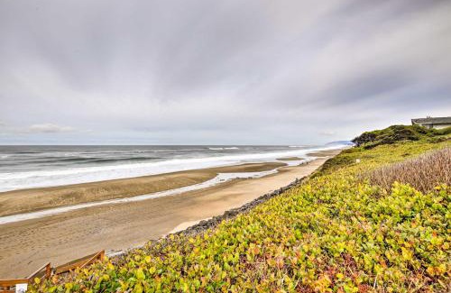 Lincoln Beach Apartment | Cozy Oregon Resort Condo - Steps to Lincoln Beach!