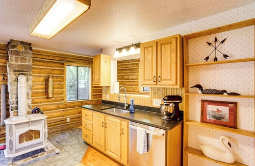 Ouray House | Cozy Ouray Home, Steps to Riverwalk Trail!