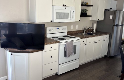 Tucson House | Cozy Park Model in charming Tucson with a beautiful view.
