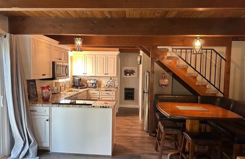 Mi-Wuk Village Cabin | Cozy Peaceful Cabin in the Woods of Mi-Wuk Village.