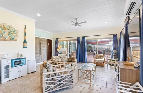 Ono Island Apartment | Cozy Perdido Key Studio on Golf Course - Private Guest Suite