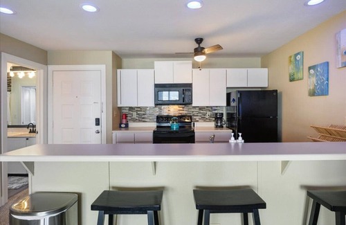 Osage Beach Condo | Cozy Pet-Friendly Condo w/Pool