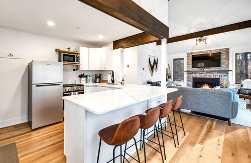 Gilford Cottage | Cozy, Pet-Friendly Escape Near Lake & Mountains