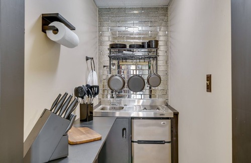 Hickory House | Cozy, Pet-Friendly Retreat in Hickory w/Fire Pit!