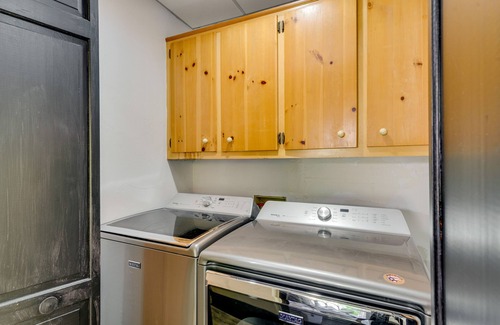 Hickory House | Cozy, Pet-Friendly Retreat in Hickory w/Fire Pit!