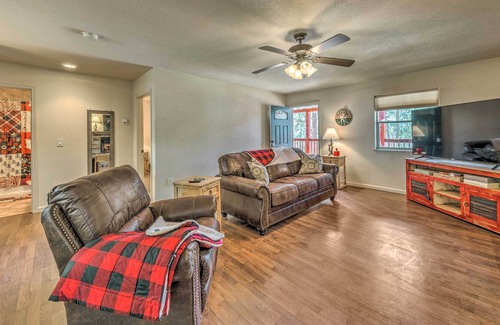 Ruidoso Cottage | Cozy & Pet-friendly Ruidoso Cabin w/ Private Deck!