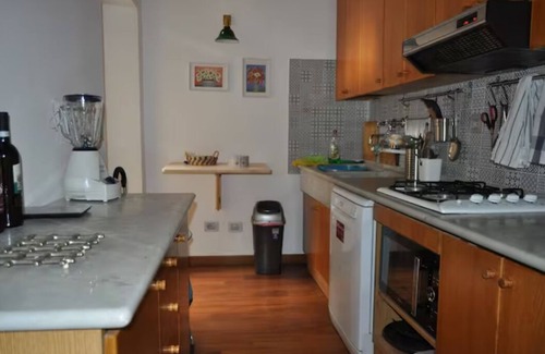 Navona Apartment | Cozy place for two. 3 minute walk from Campo dè Fiori.