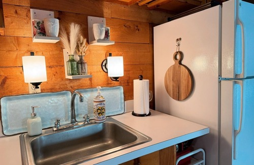 Wellfleet Cottage | Cozy Pondside Cottage, Wellfleet, 5 Min to Beaches