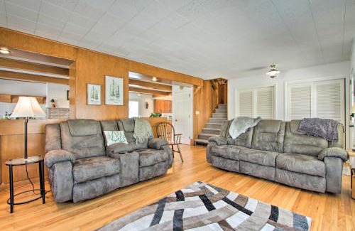 Postville House | Cozy Postville Retreat with Fireplaces and Yard!