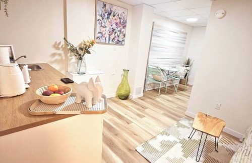 Fort Gary Apartment | Cozy Private Basement Suite| Near Transit & U of M