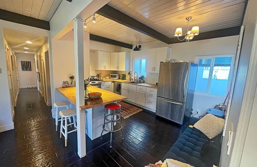 Corona del Mar Cottage | Cozy, private & charming 3bd/2ba cottage in a magical little village by the Sea