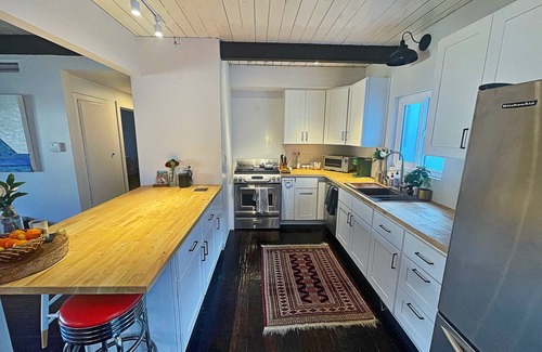 Corona del Mar Cottage | Cozy, private & charming 3bd/2ba cottage in a magical little village by the Sea
