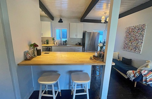Corona del Mar Cottage | Cozy, private & charming 3bd/2ba cottage in a magical little village by the Sea