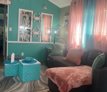 Kissimmee Resort | Cozy Private Cottage Only 5 miles from Disney