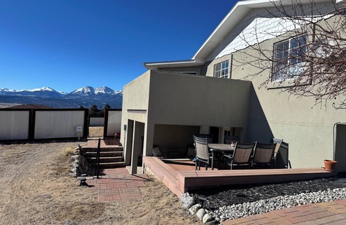 Salida House | Cozy private entrance garden appartment