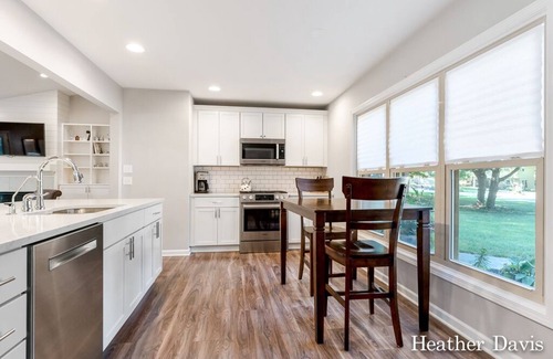 Holland House | Cozy Private Home - 1 Mile From Holland State Park
