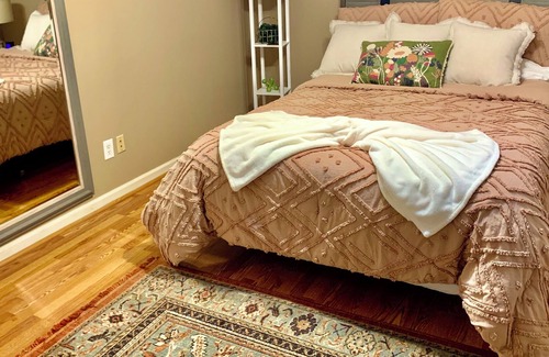 Calera House | Cozy, private, Oasis w/Amazing game room, comfy beds, 1 minute to Eagle Park