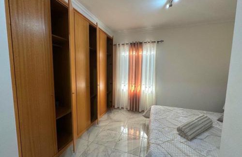 Santo Antonio House | Cozy Private Room in Funchal, Ensuite Bathroom, WiFi and Great Location