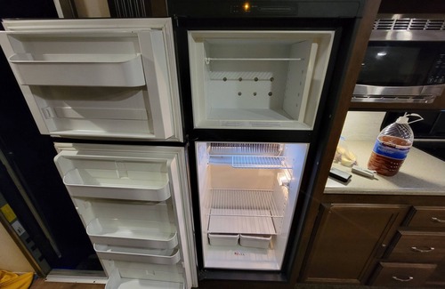 Sherman Oaks House | Cozy Private RV in Sherman Oaks , with Amazing reviews.